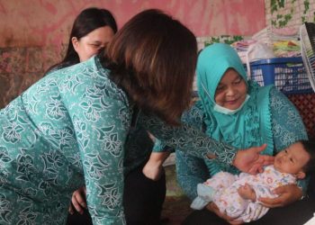 Cegah Stunting, TP PKK Medan Tuntungan Sosialisasi Sekaligus Beri Makanan Tambahan untuk Bayi dan Ibu Hamil