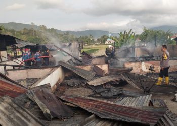 Sijago Merah Mengamuk di Tarutung Melahap 4 Unit Rumah Permanen
