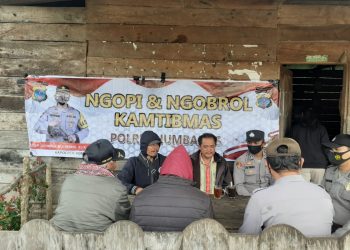 Antisipasi Gangguan Kantibmas, Polsek Lintongnihuta Gelar Ngopi Bareng Bersama Masyarakat