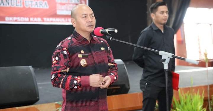 Bupati Tapanuli Utara Serahkan 292 SK PPPK Jabatan Guru Tahap II Formasi Tahun 2021