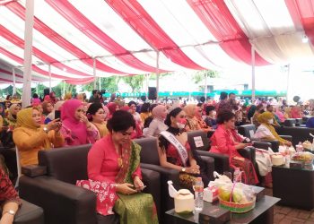 Parade Gebyar 15 Ribu Perempuan Berkebaya Menuju Unesco di Sumatra Utara