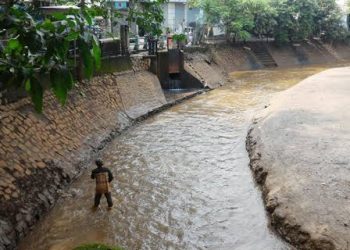 Pemkot Depok Dituding Tebang Pilih Dalam Penertiban Bangunan di Bantaran Kali Pesanggrahan
