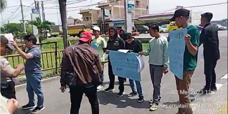 Massa GMBSU Minta Polda Sumut Ambil Alih Dugaan Korupsi Mantan Sekda Labuhan Batu