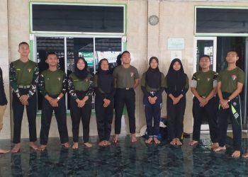 Siswa-siswi MA Plus Taruna Teknik Al-Jabbar, Giat Gotong Royong Bersihkan Mushollah Terdampak Banjir Sungai Deli