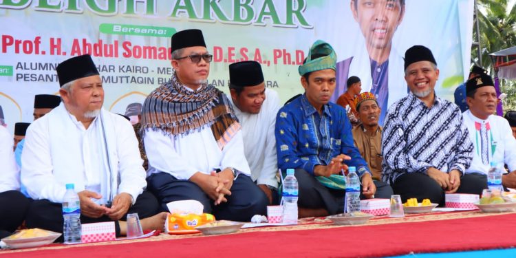 Hadir Dalam Tabligh Akbar, M. Nuh dan UAS Sepakat Ajak Masyarakat Pilih Pemimpin Yang Baik