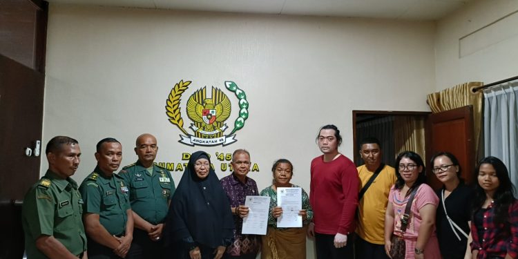 Ahli Waris Pejuang Kemerdekan GG Djawak Hibahkan Samurai Jepang dan Golok Untuk Koleksi Museum Djoeang 45 Sumut