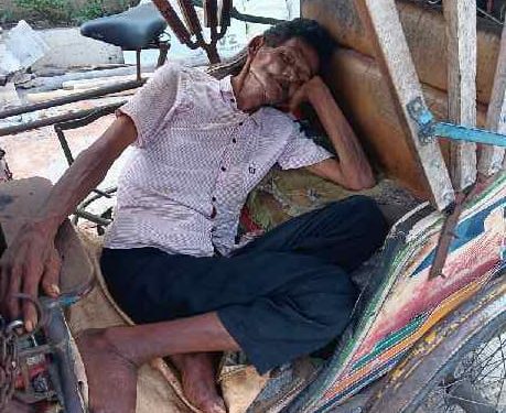 Kondisi Sakit Kakek Penarik Becak Dayung Butuh Penangan Serius Pemerintah