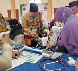 Kakanwil Kemenag Sumut Sambangi Jamaah Lansia 