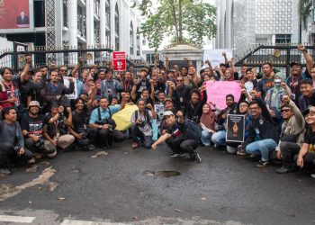 Tolak Draf RUU Penyiaran, Puluhan Jurnalis Gelar Aksi di Gedung DPRD Sumut