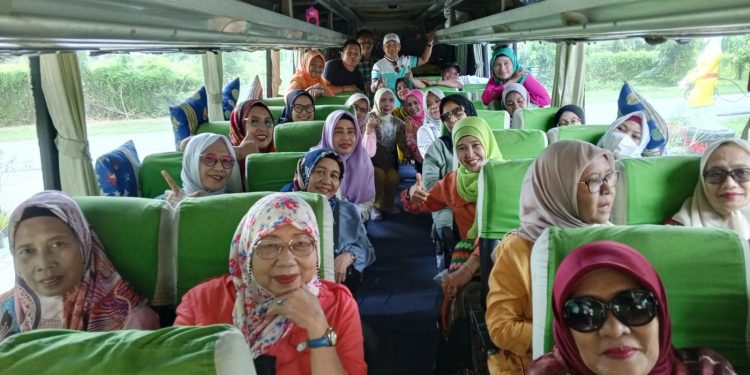 Sukses Gelar HBH dan Pelantikan, Keluarga Besar IKAL SMP Negeri 12 d/h 10 Tamasya ke Pantai Cermin