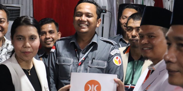 Di Detik Injury Time, Hidayatullah-Ahmad Yasir Resmi Daftar ke KPU Kota Medan