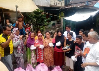 Kedatangan Prof Ridha: Harapan Baru bagi Warga Terdampak Banjir di Kampung Aur