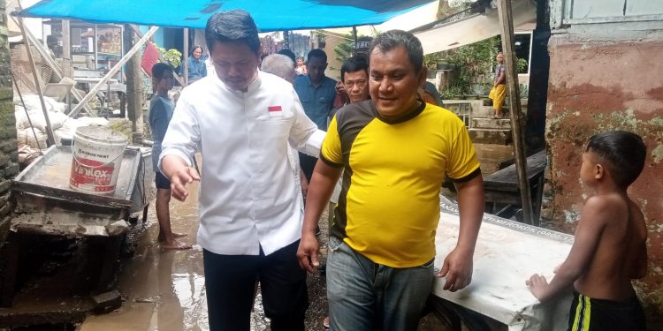Ketua Bara Api Apresiasi Tindakan Cepat Prof. Ridha Dharmajaya Tinjau Banjir di Kampung Aur