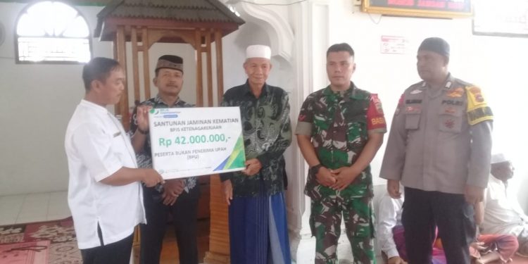 Ahli Waris Peserta BPJS Ketenagakerjaan Desa Mulyorejo Pasaman Barat Bersyukur atas Tersalurnya Santunan Rp 42 Juta