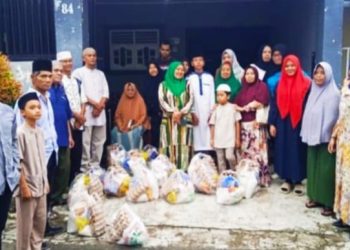 Arif Tanjung Berbagi Berbagi kebahagiaan di Bulan Ramadan dengan Bakti Sosial