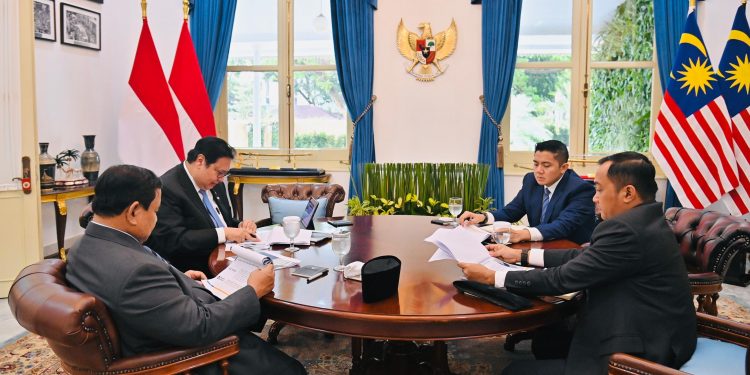Presiden Prabowo Gelar Rapat Terbatas Bahas Tantangan Ekonomi Global