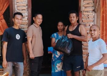 Longsor Landa Padang Pariaman, Anggota DPRD Ali Budiman Tinjau Lokasi dan Salurkan Bantuan