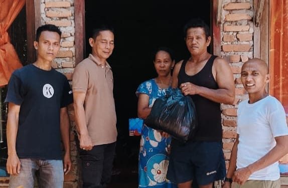 Longsor Landa Padang Pariaman, Anggota DPRD Ali Budiman Tinjau Lokasi dan Salurkan Bantuan