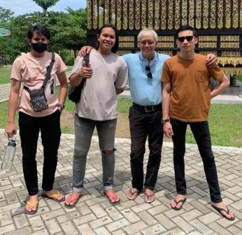 Di Hari yang Fitri, Suartrisno dan Keluarga Mohon Maaf Lahir Batin