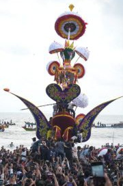 Festival Pesona Budaya Hoyak Tabuik Piaman 2026 Sukses Digelar, Ratusan Ribu Wisatawan Padati Pariaman